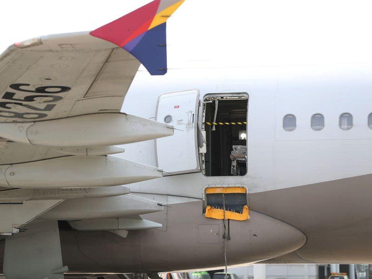 12 injured after South Korea plane passenger opens door during flight