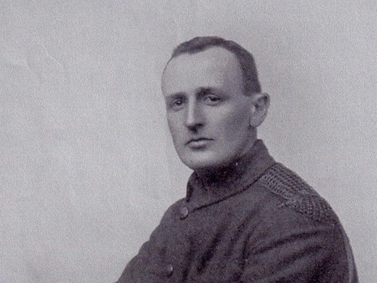 Medal awarded to British soldier killed during Easter Rising sold for £1,300