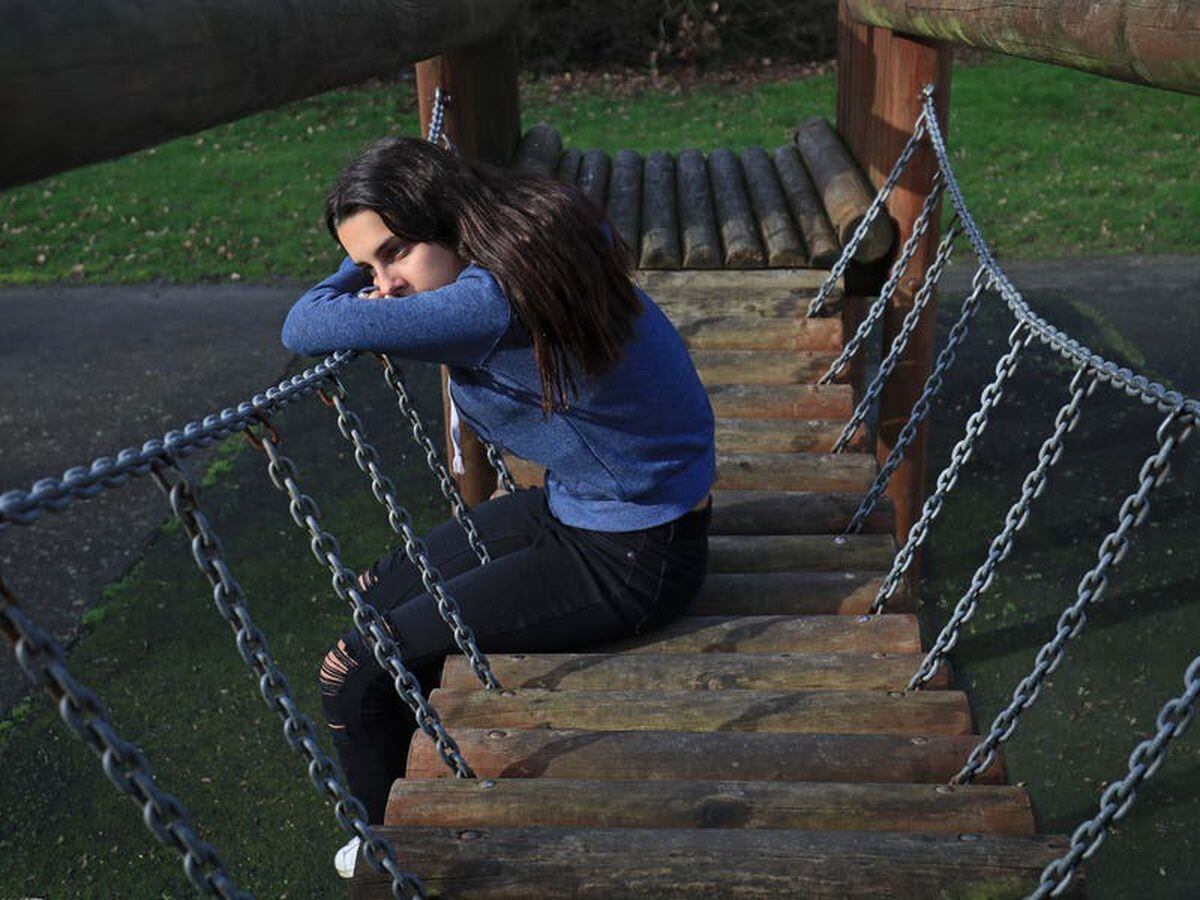 Parents left ‘bawling’ trying to get mental health support for children – MP