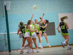 Picture by Sophie Rabey.  15-11-22.  Netball Action at SSHS - Rezzers Green V Lightning.. (31477270)