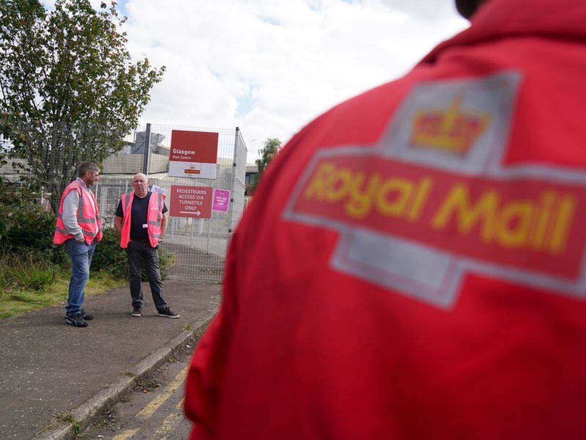 Strikes by Royal Mail workers, lecturers and teachers on same day