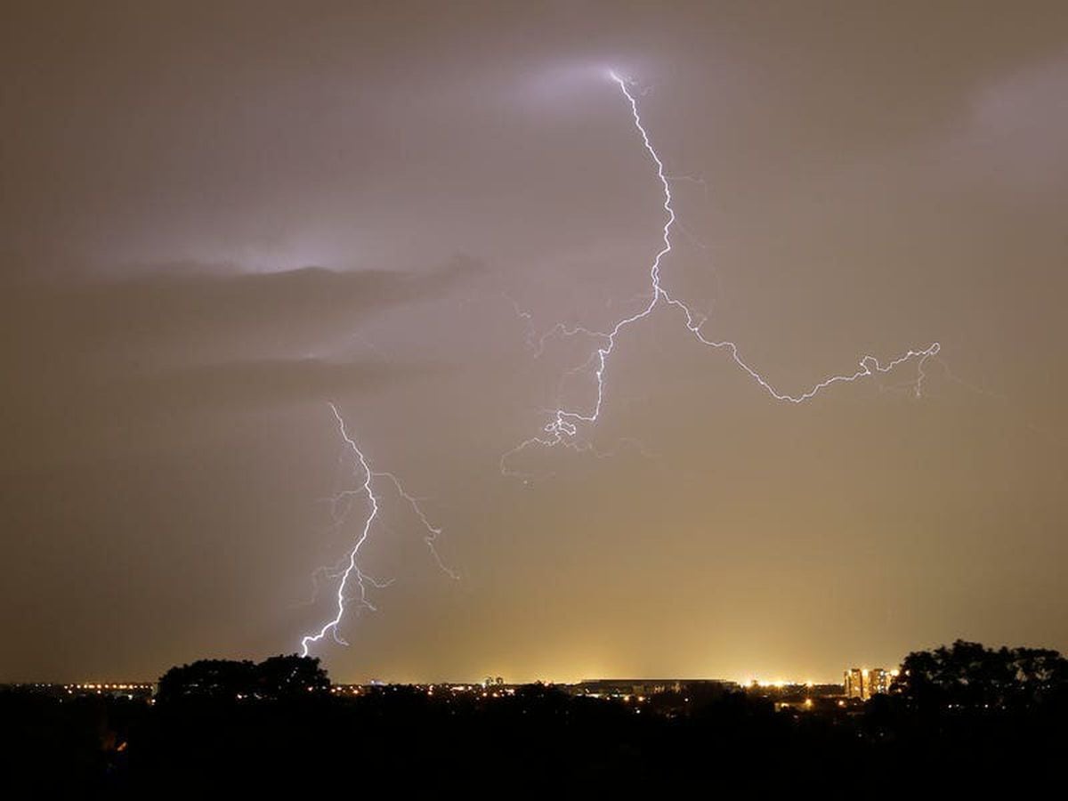 orange-weather-warning-issued-as-thunderstorms-and-lightning-strikes