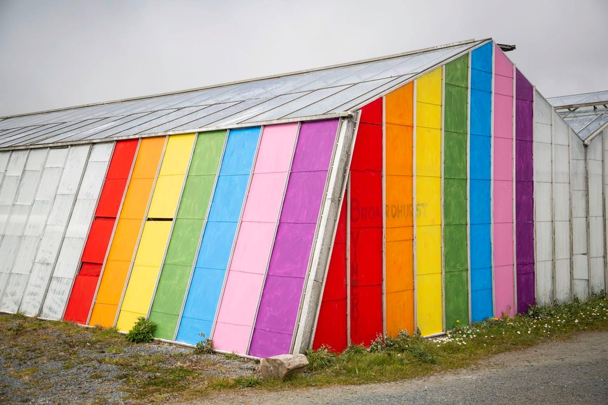Picture by Sophie Rabey.  06-04-20.  Coronavirus Lockdown has bought out a number of Rainbows around Guernsey.  Greenhouse and Van, La rue des Reines, Forest.. (27900047)