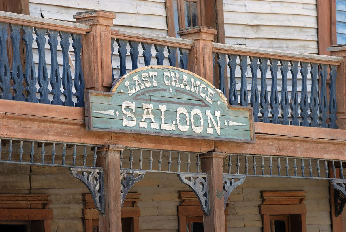 Last Chance Saloon (30947795)
