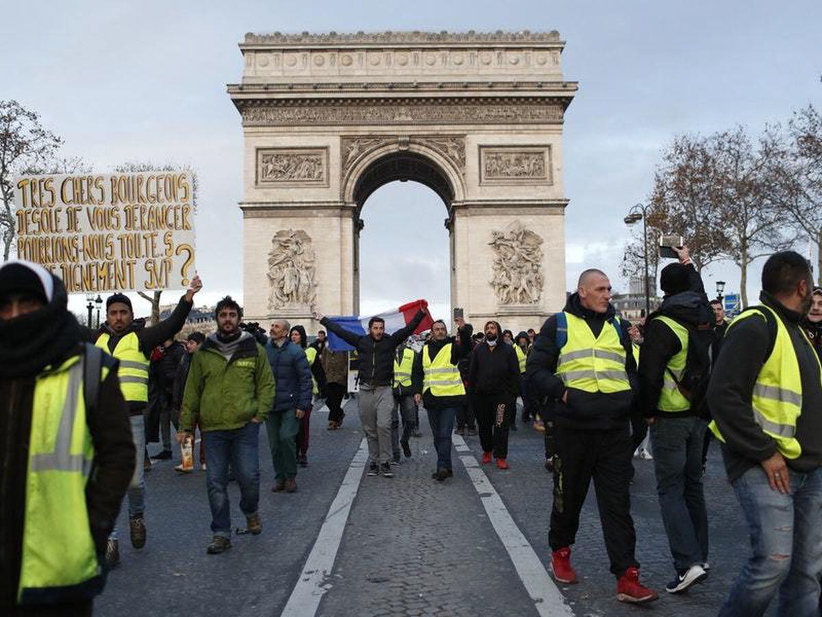 Eiffel Tower to close amid fears of more protests, violence
