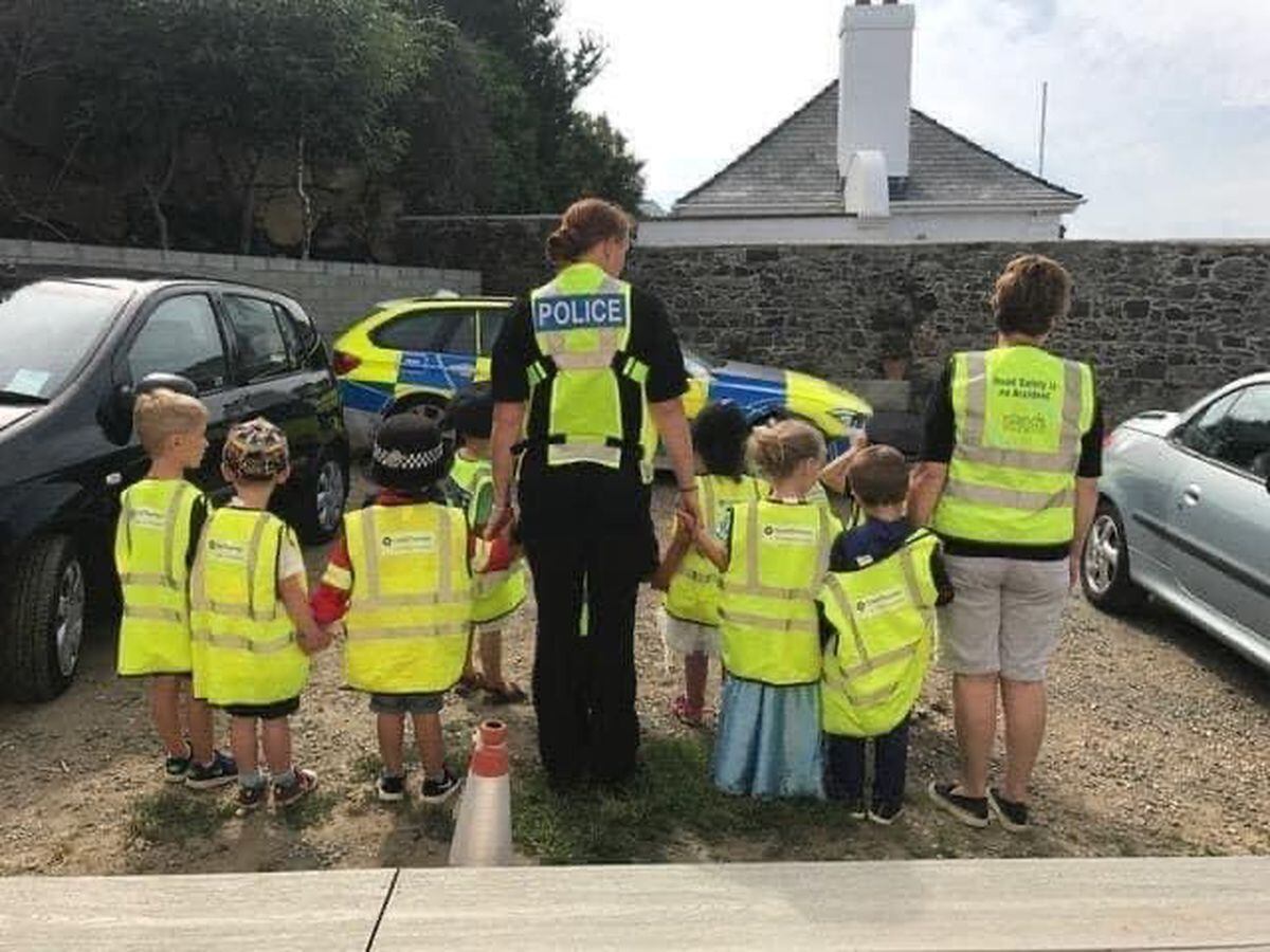 Community officer PC Lyndsey Bell visiting a local preschool as part of the new initiative. (31718530)