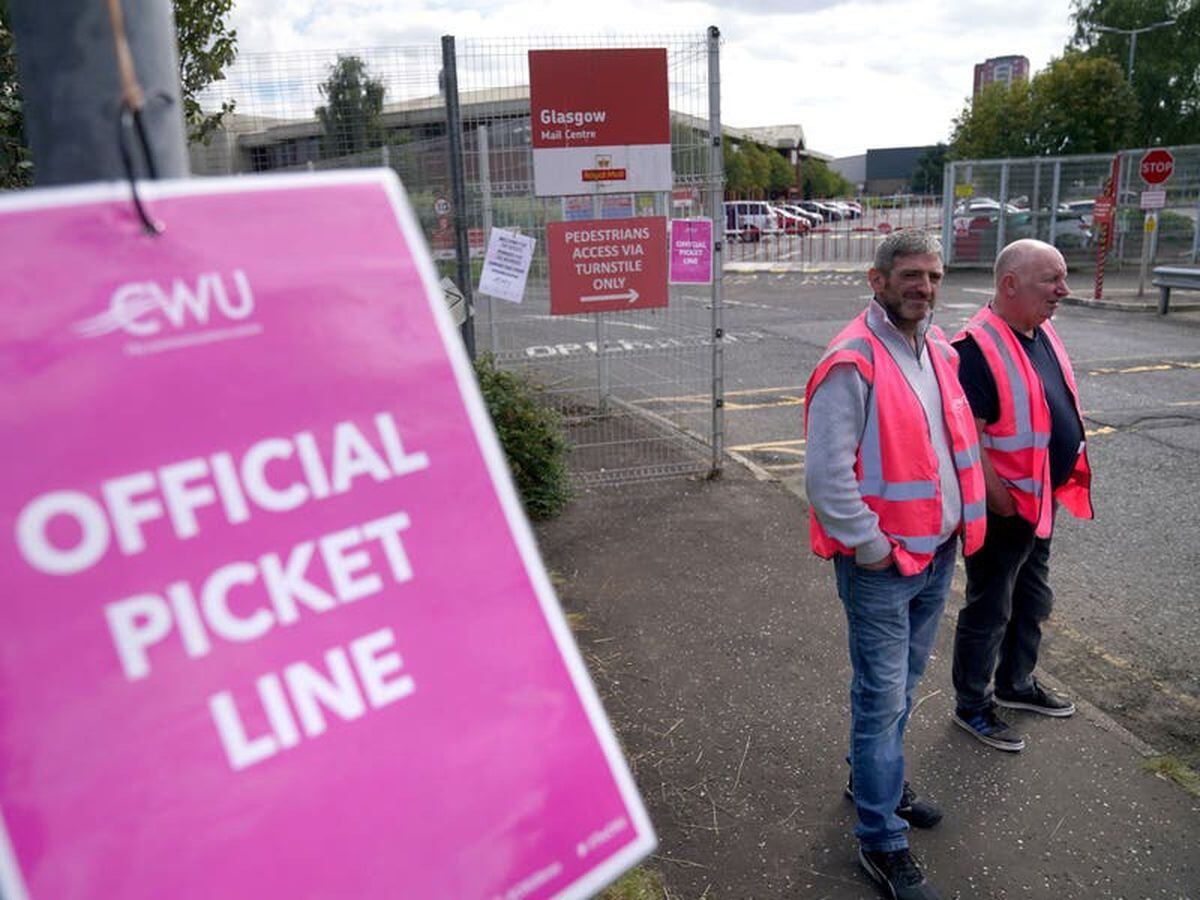 royal-mail-workers-continue-strike-over-pay-and-conditions-guernsey-press