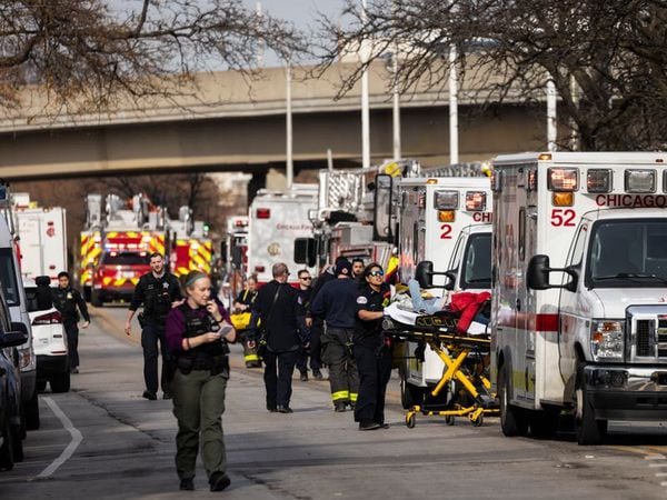 Many Injured As Chicago Commuter Train Crashes Into Rail Equipment ...