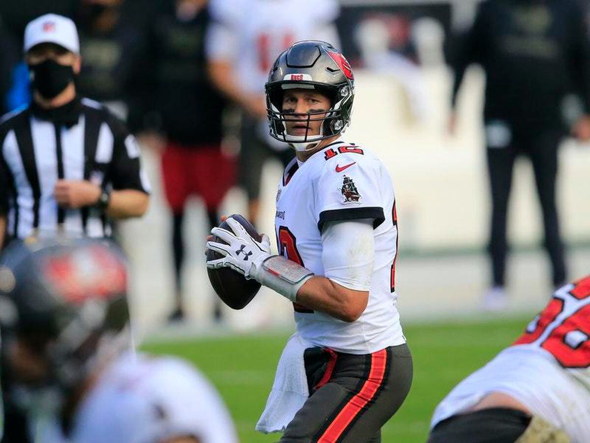 Brady throws touchdown pass as Buccaneers beat Texans 23-16