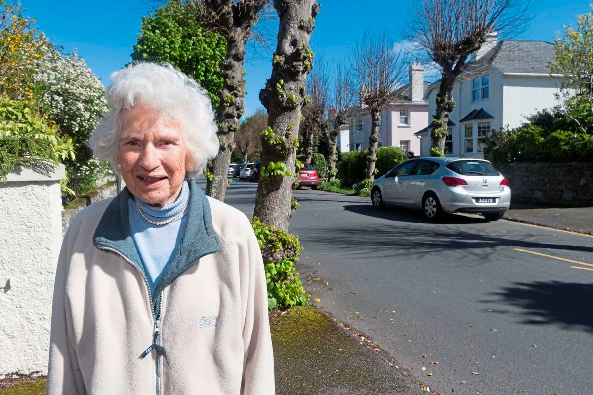 Joan Metcalfe-Elgee, who has lived in Richmond Avenue for more than 35 years, is not happy at the nine-month trial of traffic restrictions in Rue a L’Or which she believes will make the road where she lives even busier. (Picture by Steve Sarre, 24504062)