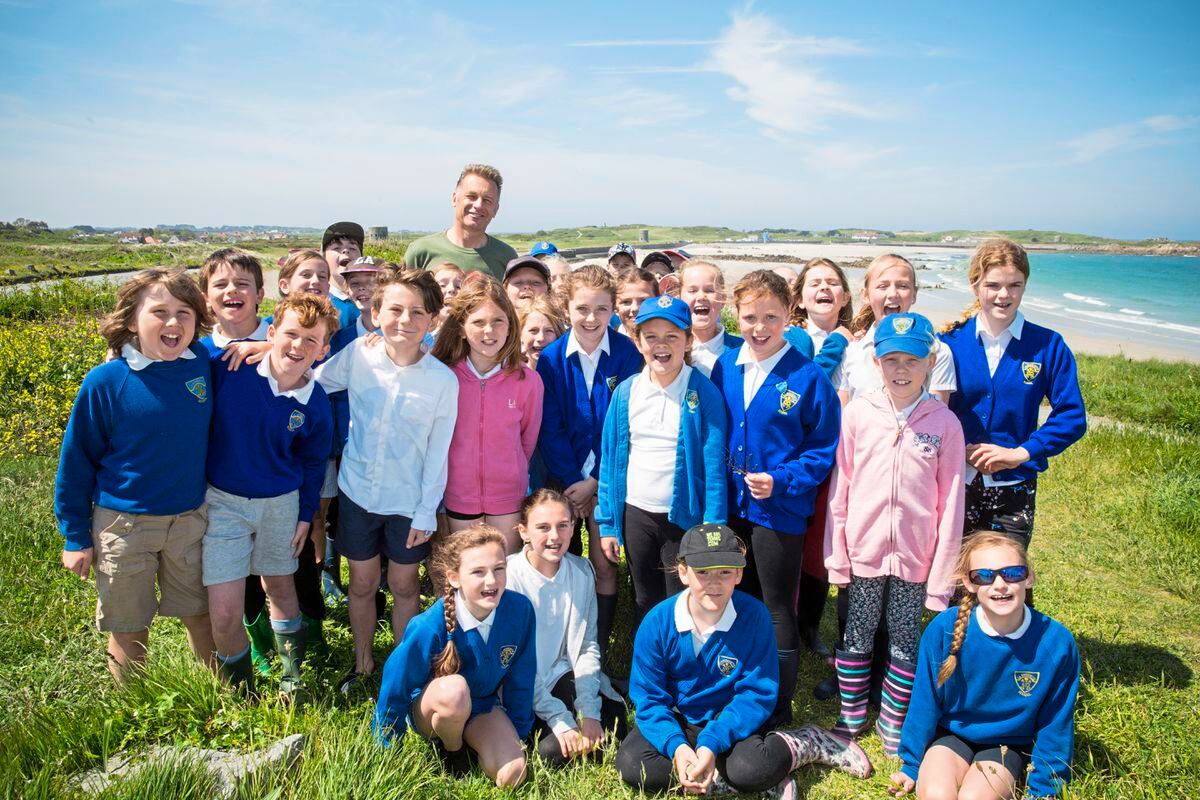 TV presenter Chris Packham with Year 5 La Houguette School children. (Picture by Adrian Miller, 24661616)