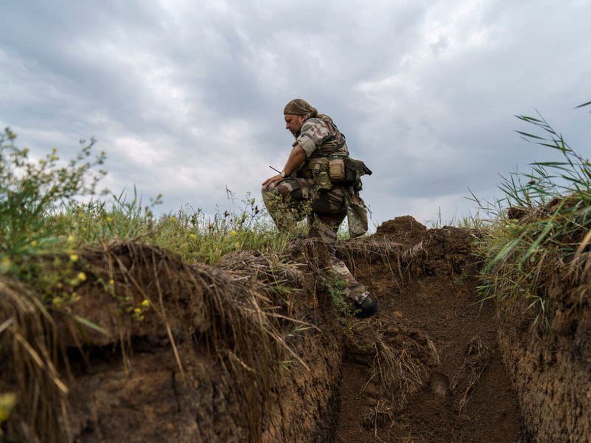 Ukrainian unit digs in for Russian assault on eastern city