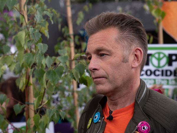 TV star Chris Packham joins protest against ‘attack on environmental laws’