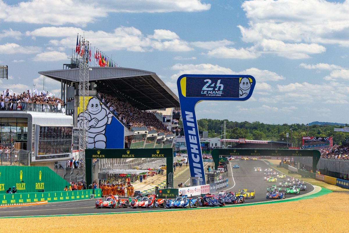 The start of the 90th running of the 24 Hours of Le Mans. (Picture by Gabi Tomescu/focuspackmedia.com)