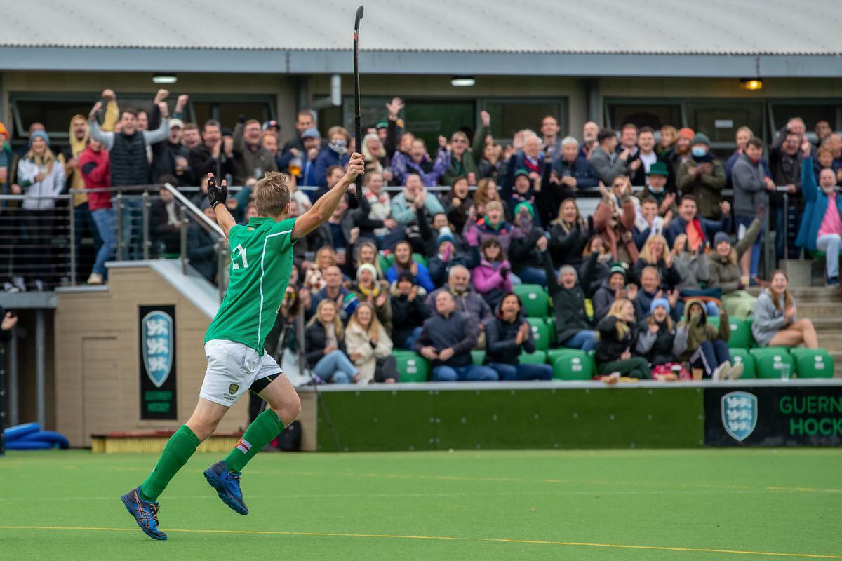 The Footes Lane crowd rise to Steve Eulenkamp's goal against Jersey.(Picture by Martin Gray, 30288009)