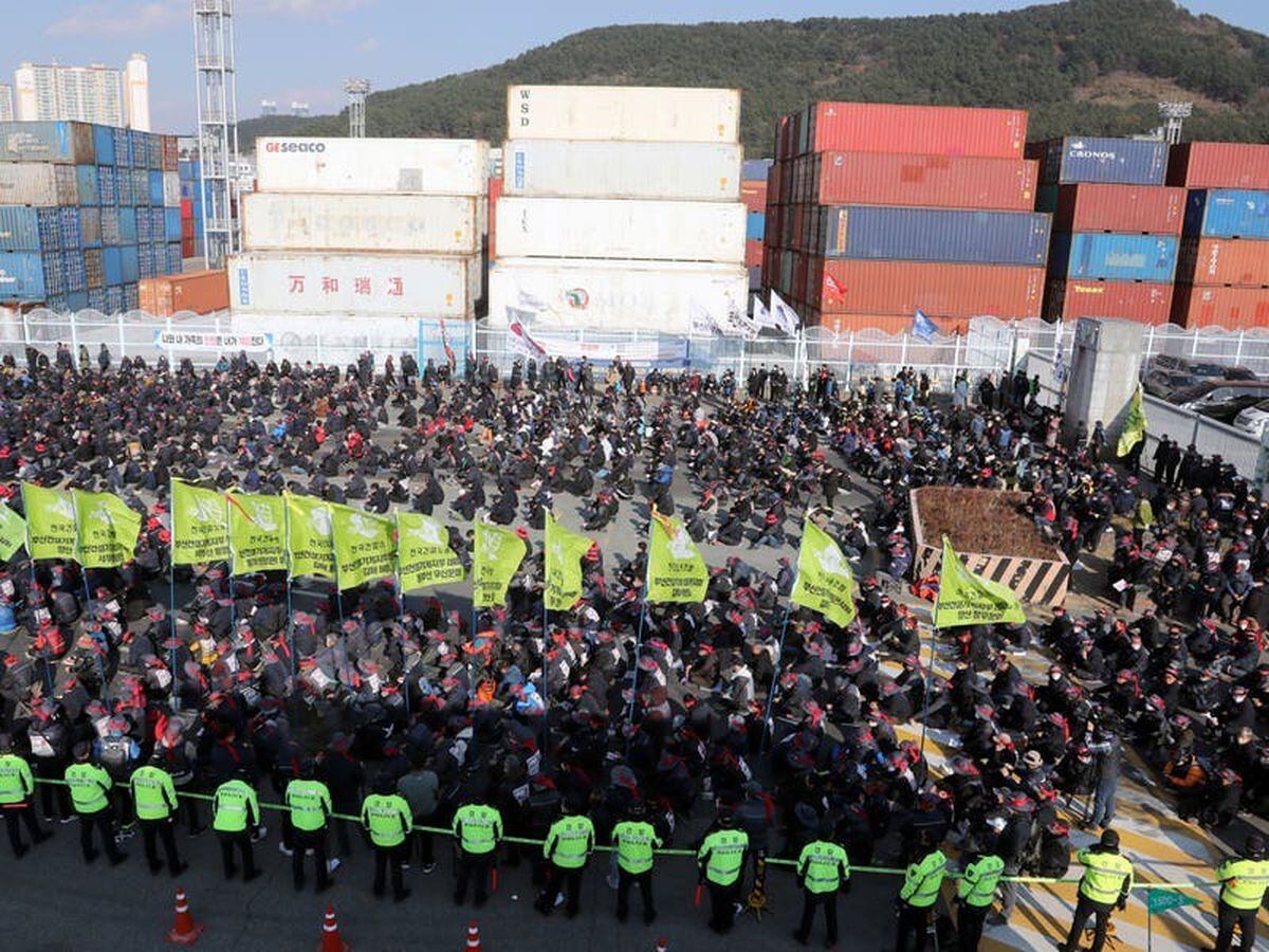 South Korea disruption eases despite extension of truckers’ strike