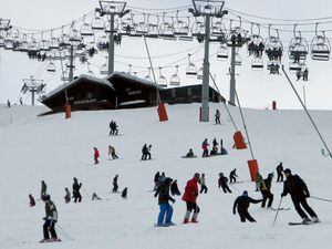 Ski resort prices fall for UK visitors