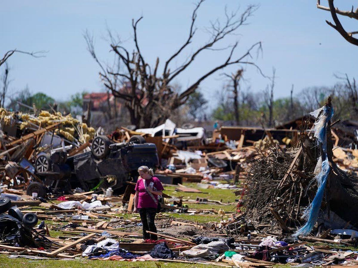 Missouri tornado leaves trail of destruction and at least five people