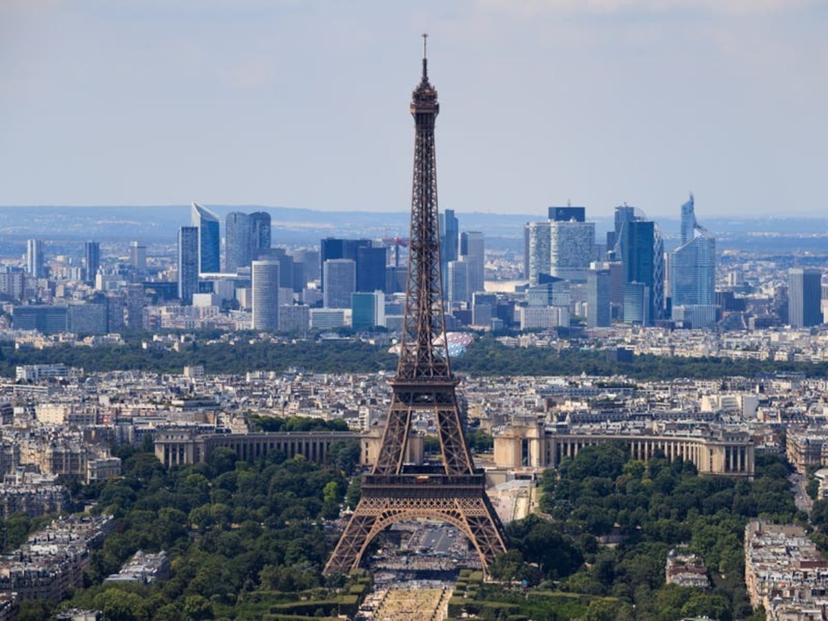 American woman in custody after newborn thrown from Paris hotel window