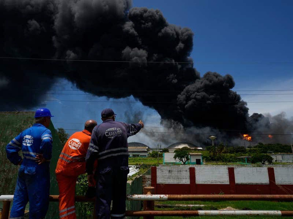 Firefighters battle blaze at Cuban oil depot for second day in a row