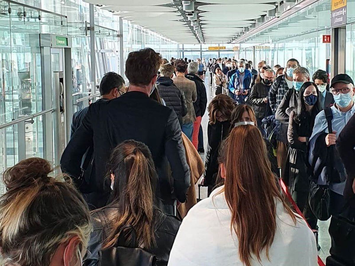 Heathrow passengers report delays of up to four hours as e-gates fail