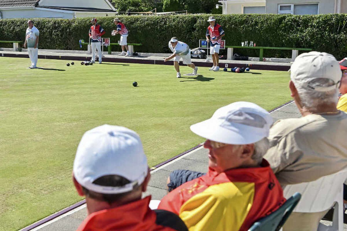 Golds shared around but the Greens edge outright victory