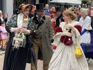 Hundreds dress in Dickensian period costume to mark Queen’s Platinum Jubilee