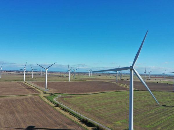 Government defends onshore wind U-turn in face of backbench pressure