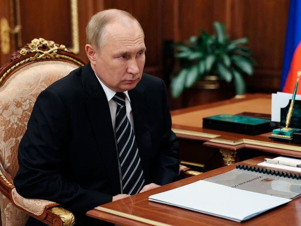 Putin signs annexation of Ukrainian regions as losses mount