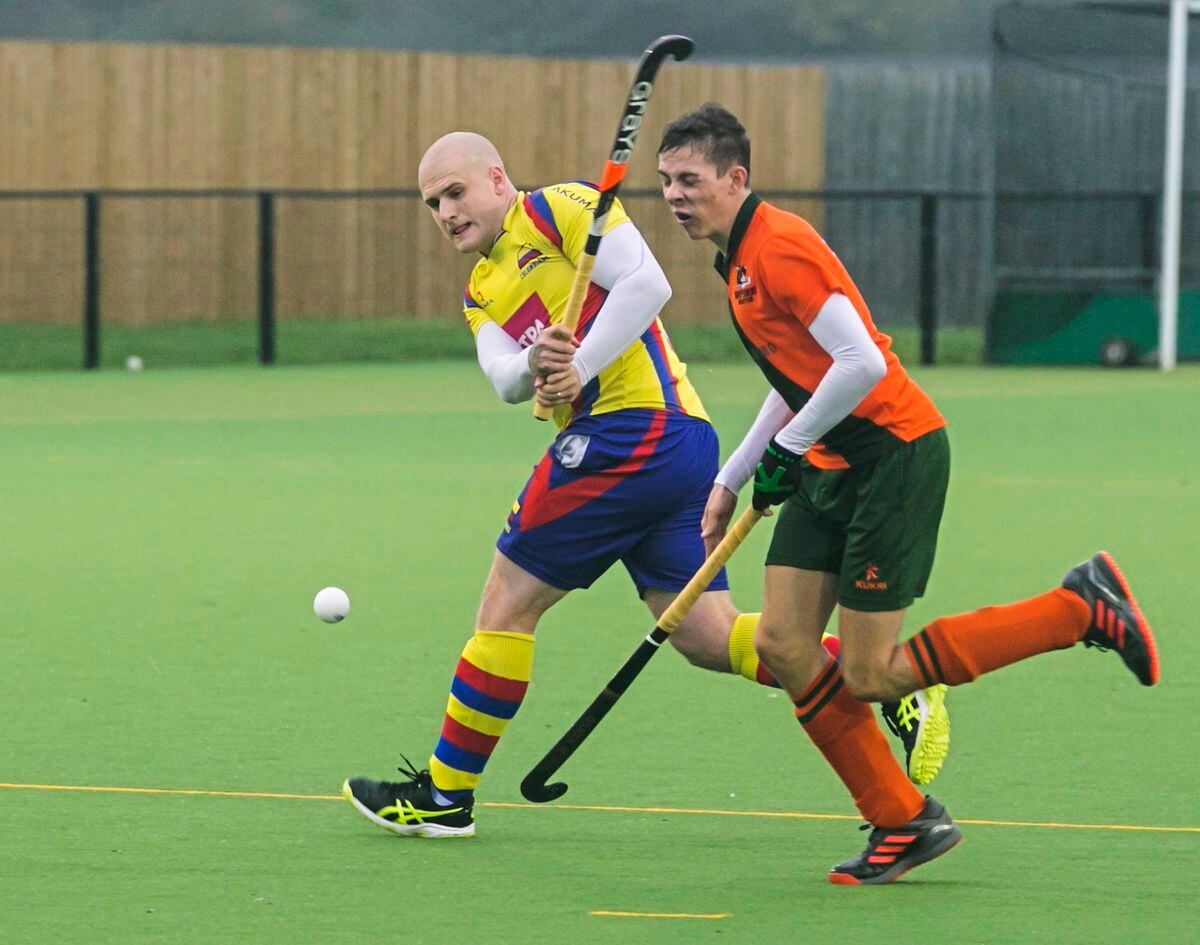 Hamstrung Ravenscroft keeps Colombians in prime position | Guernsey Press